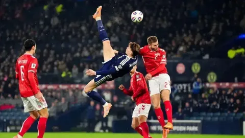 曼联3-1南安普顿：阿玛德帽子戏法，安东尼错失良机